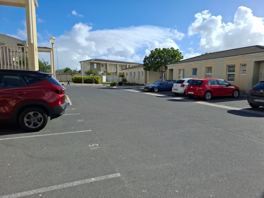 1 Bedroom Property for Sale in Silversands Western Cape